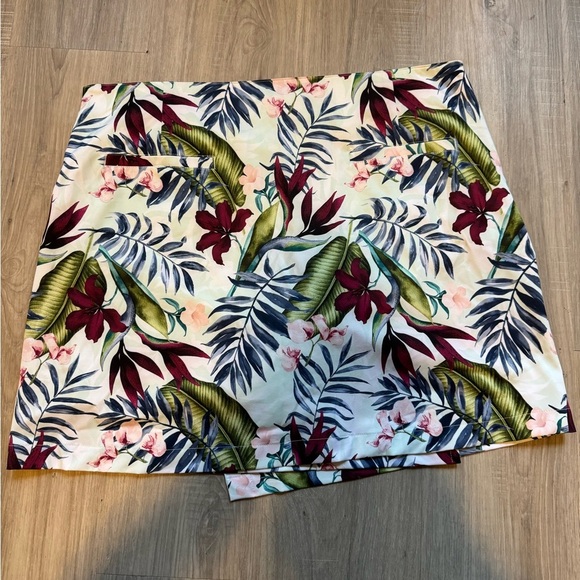 NWT Lady Hagen Tropical Floral Women's Skort - Picture 8 of 11